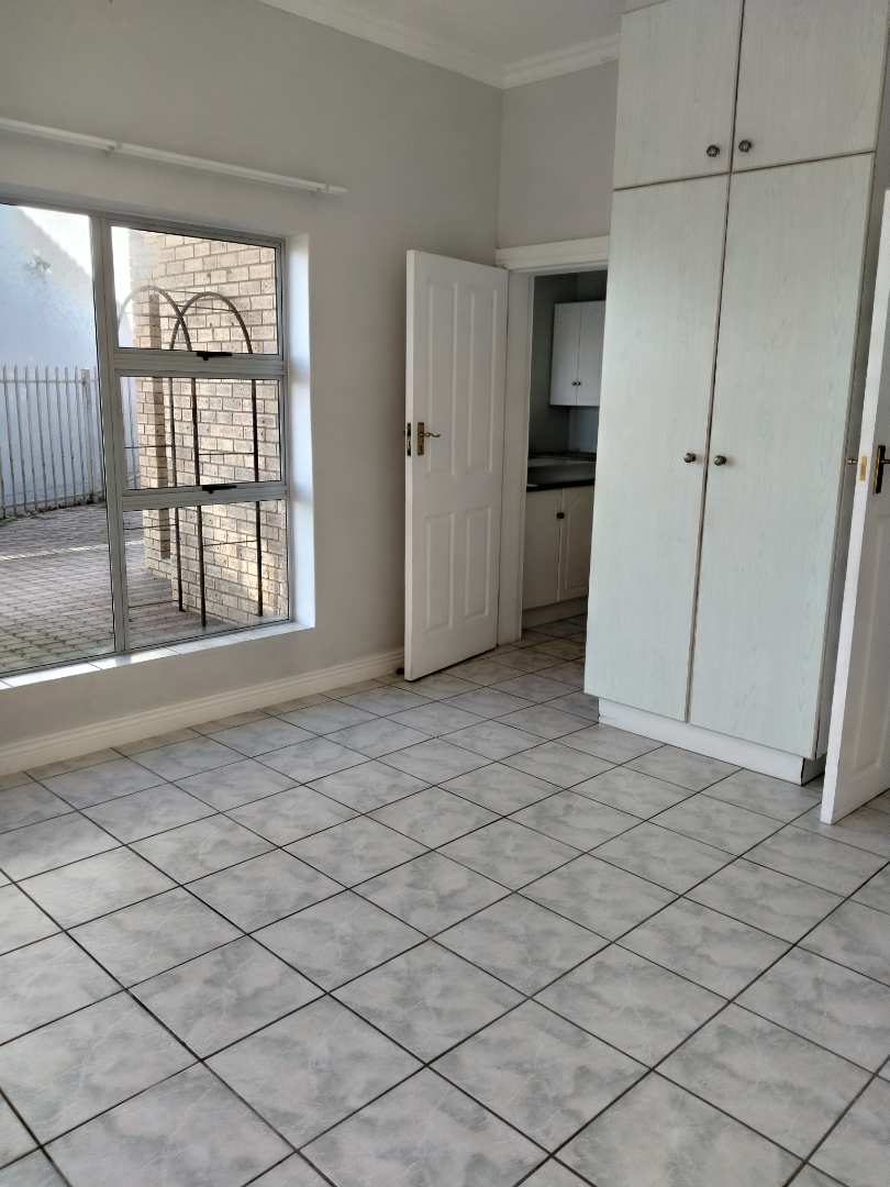 To Let 2 Bedroom Property for Rent in Reebok Western Cape